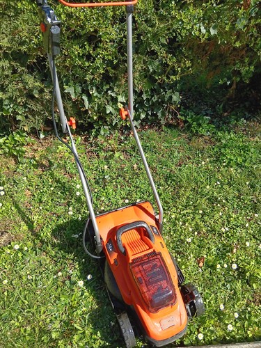 Tondeuse black decker bcmw - et,